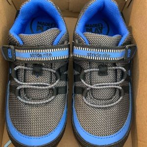 Stride Rite Light Up Tennis Shoes 9.5M